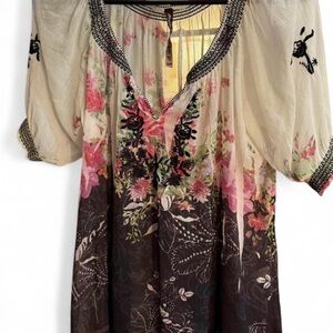 Sienna Rose Cream Graphic 3/4 Sleeve Blouse Size Medium